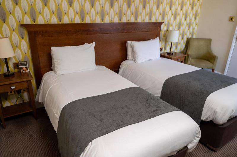 Twin Room image 1