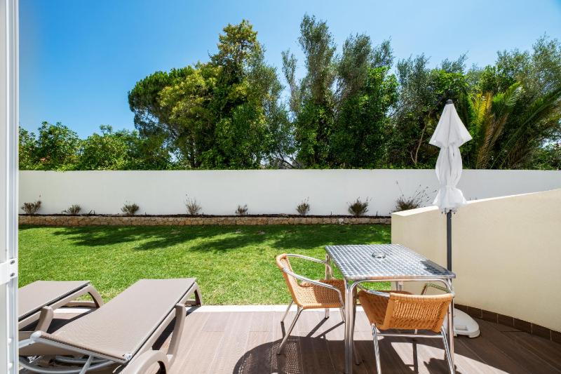 Premium Studio with Direct Garden Access image 2