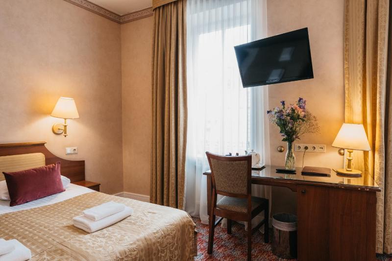 Standard Double Room image 1