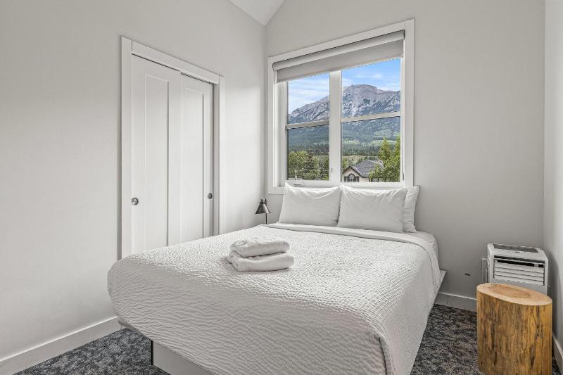 Basecamp Resorts Canmore - image 26