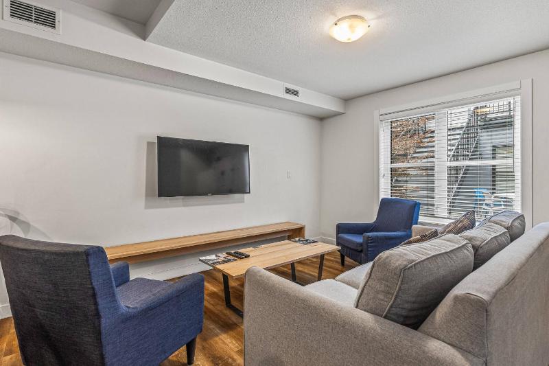 Basecamp Resorts Canmore - image 9
