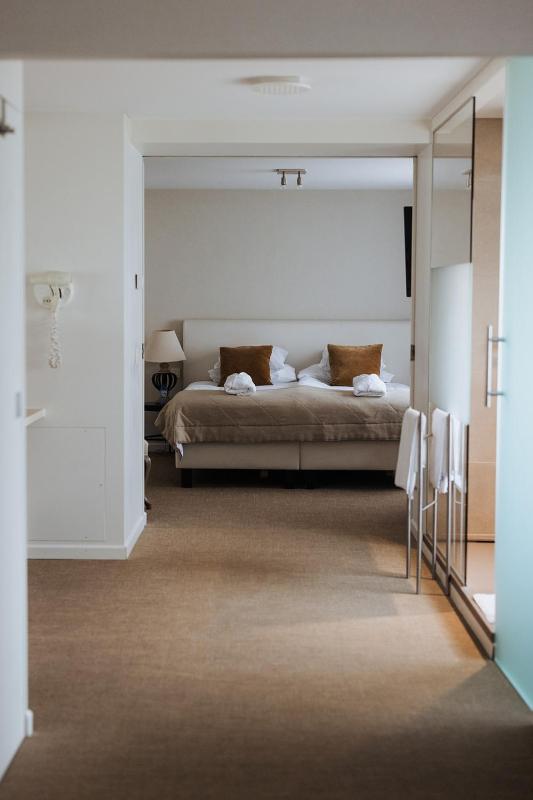 Deluxe Double Room image 2