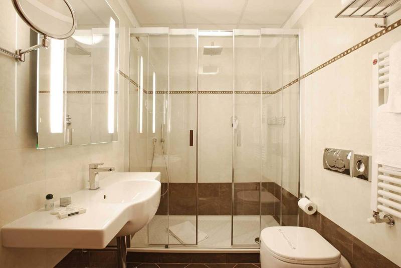 Superior Double or Twin Room image 3
