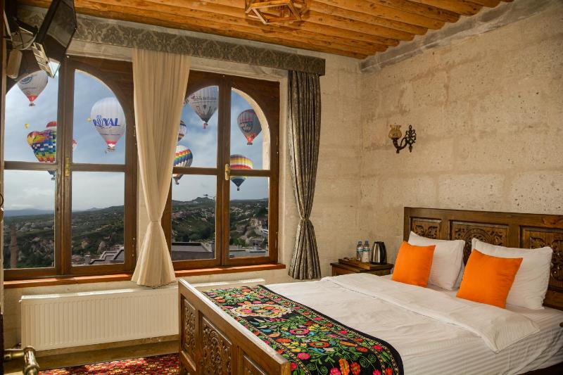 Deluxe Double Room image 1