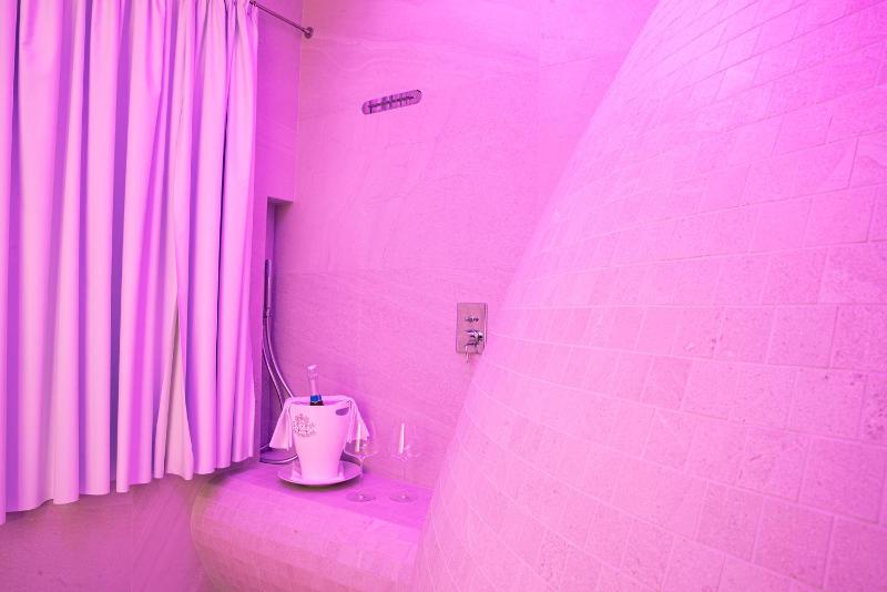 Superior Double Room image 4