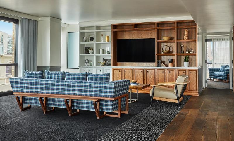 Presidential Suite image 3
