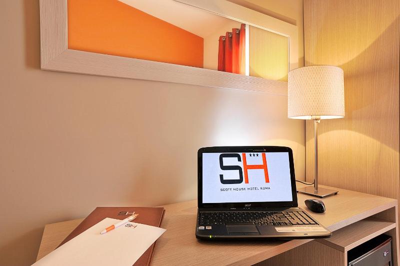 Double or Twin Room image 3