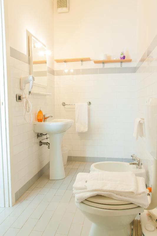 Single Room image 2