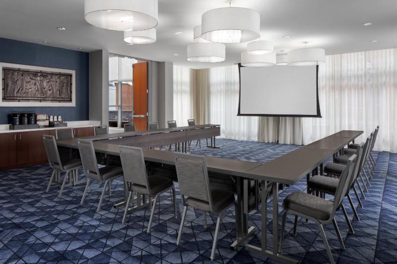 Courtyard by Marriott Cleveland University Circle - image 2