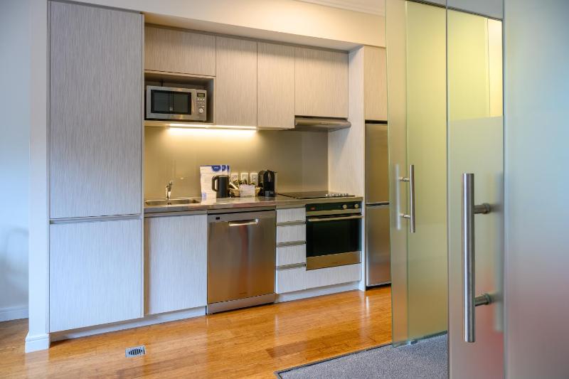 Boulcott Suites - image 12
