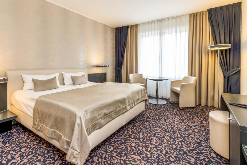Superior Double or Twin Room image 4