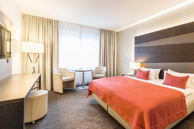 Discovery Package - Superior Room image 2