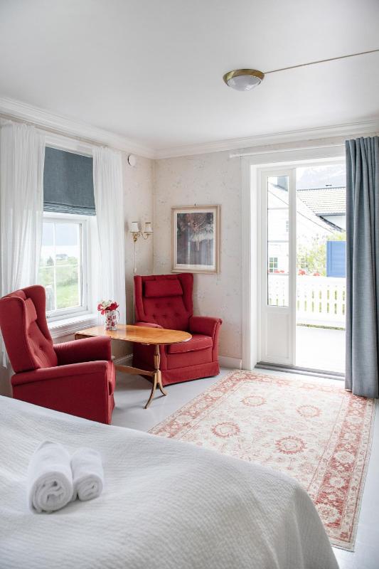 Superior Double or Twin Room image 1
