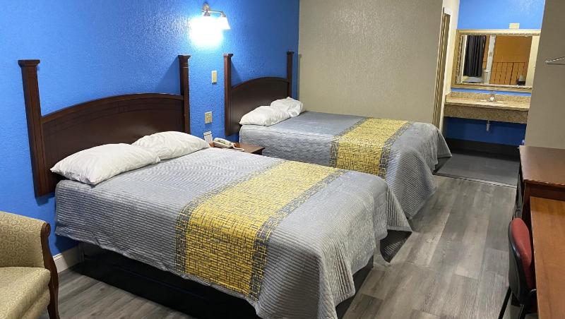 Quadruple Room image 1
