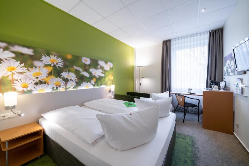 Double Room image 2