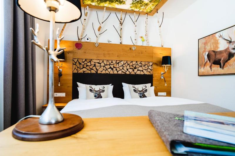 Deluxe Double Room image 1