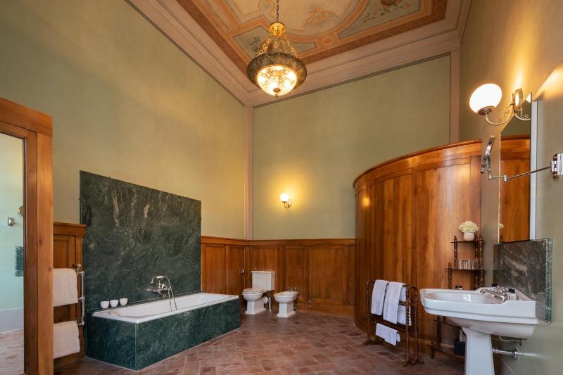 Deluxe Double Room Separate Building image 3