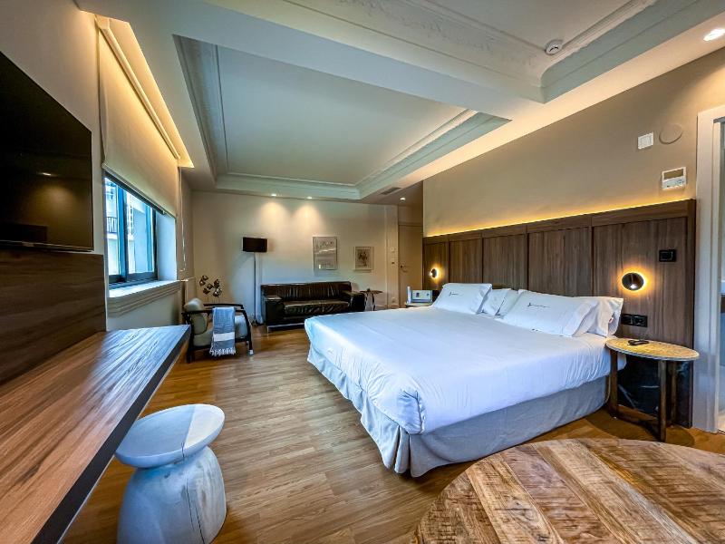 Junior Suite image 1