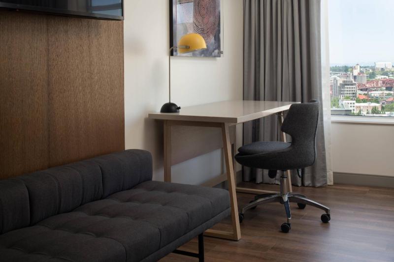 King Room with View image 4