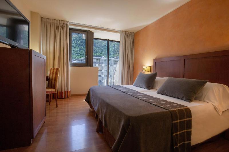 Double or Twin Room image 1