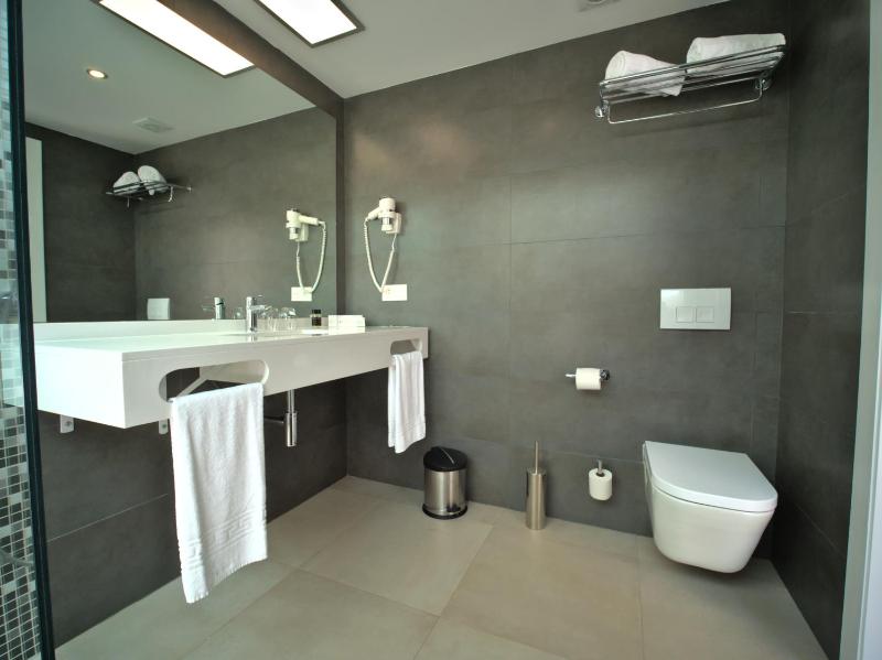 Deluxe Suite (Adults Only) image 3