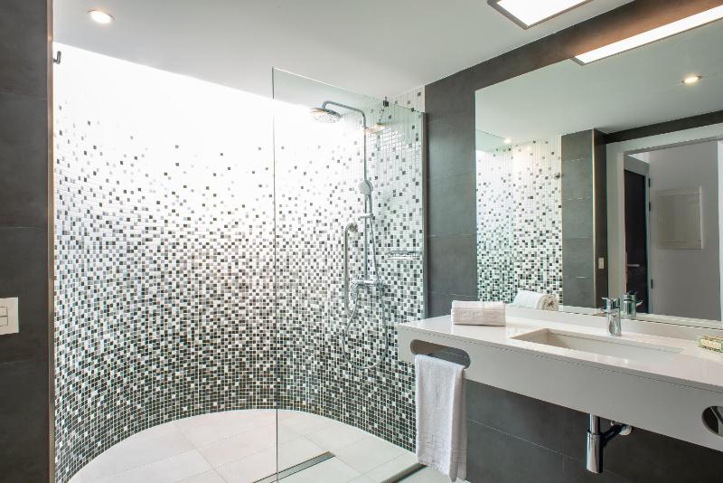 Deluxe Suite (Adults Only) image 4