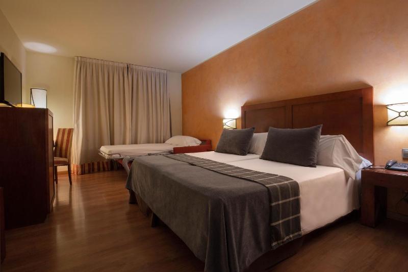 Triple Room image 3