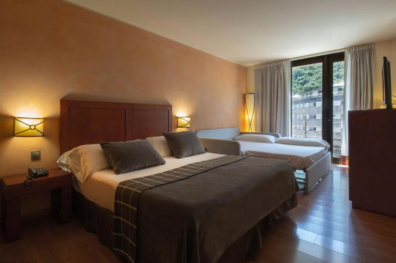 Quadruple Room image 1