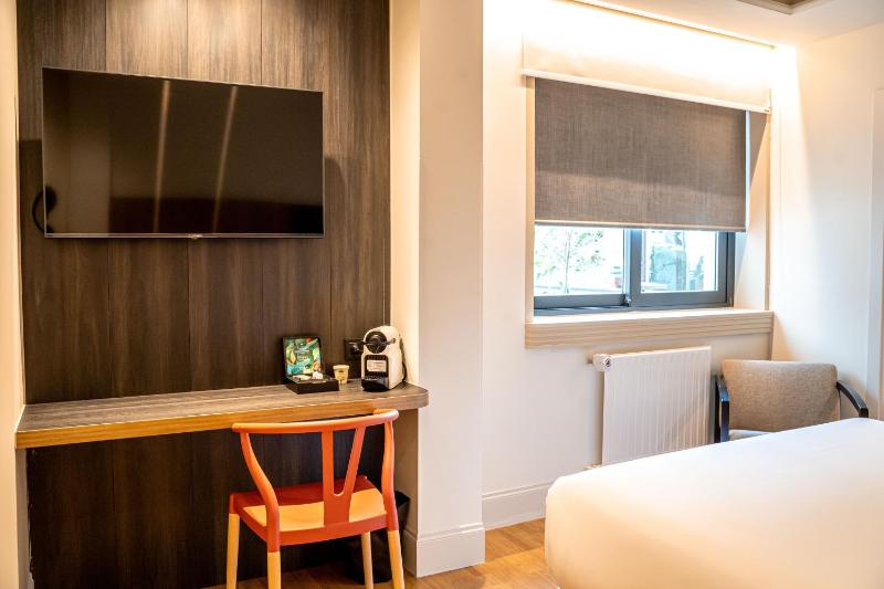 Executive Room image 2