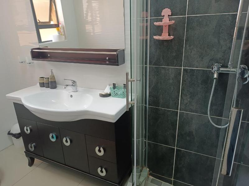 Manasseh Guesthouse - image 4
