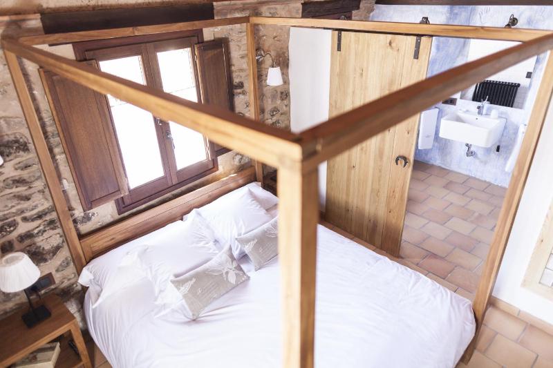 Standard Double Room image 4