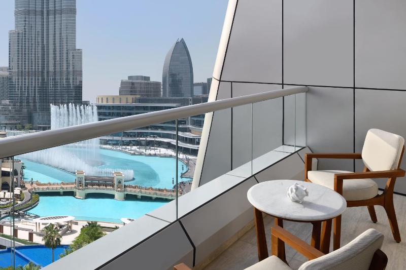 Club Burj Khalifa & Fountain View Room with Balcony and Lounge Access image 3