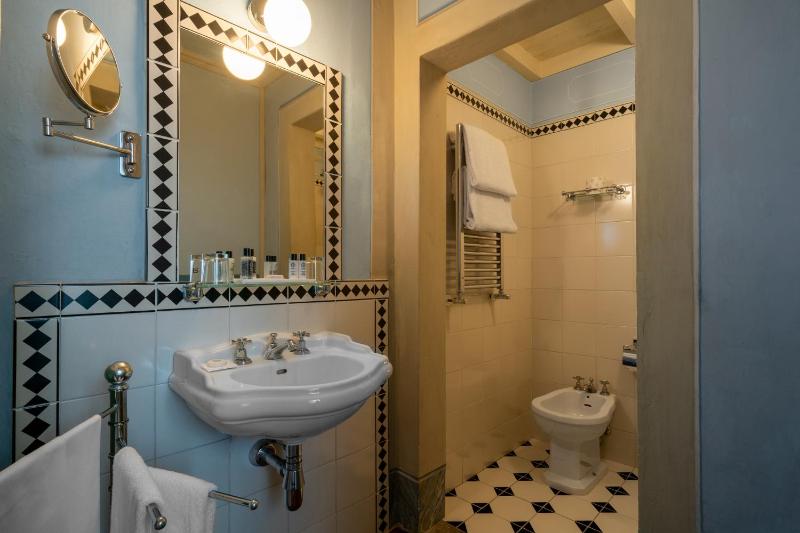 Superior Double Room Separate Building image 3