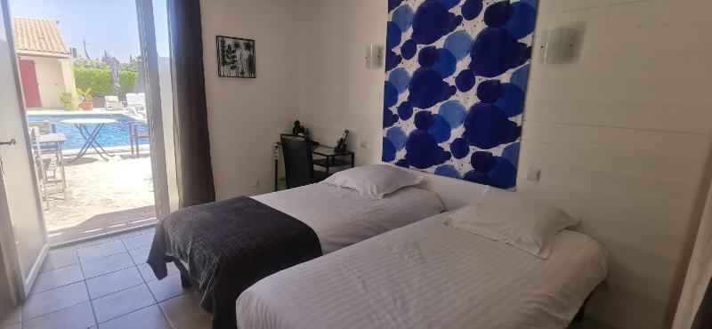 Comfort Twin Room With Terrace image 3