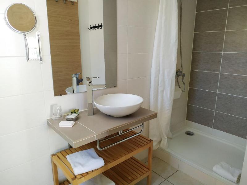 Comfort Twin Room With Terrace image 2