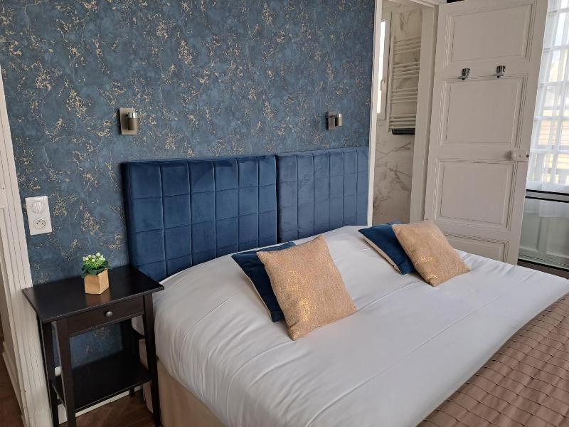 Superior Double Room image 2