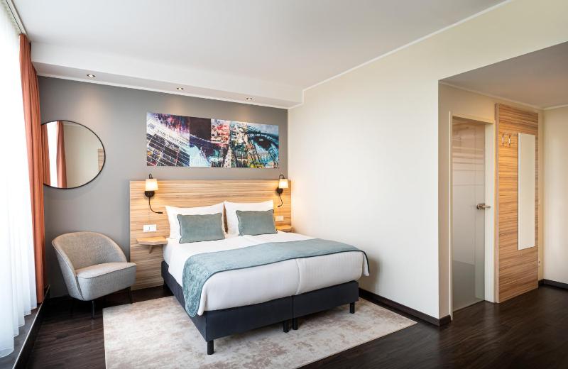 Superior Double Room image 1