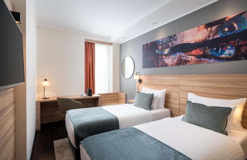 Comfort Twin Room image 1