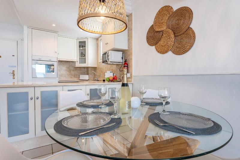 Dona Lola Micaela Beach front duplex 2 bedroom apartment - open sea and beach views surrounded by bars and restaurants - Costa del Sol - CS199 - image 37