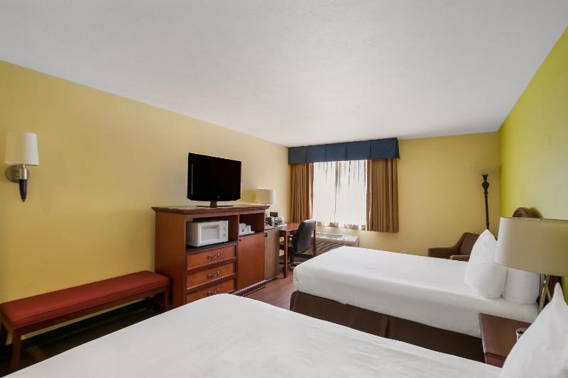 Queen Room image 3