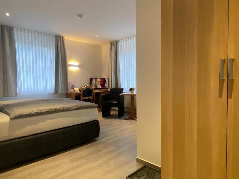 Double Room image 2