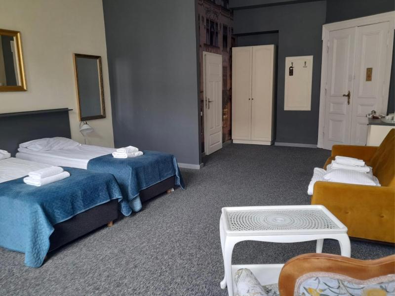 Deluxe Triple Room image 2