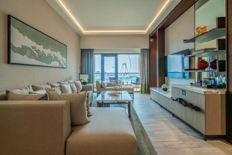 Sea Front One Bedroom Suite with Balcony and Lounge Access image 4