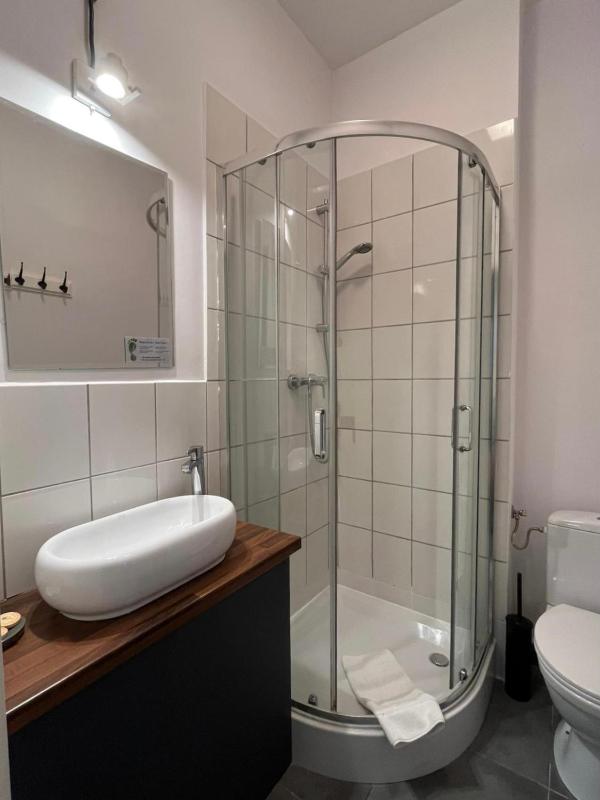One-Bedroom Apartment image 3