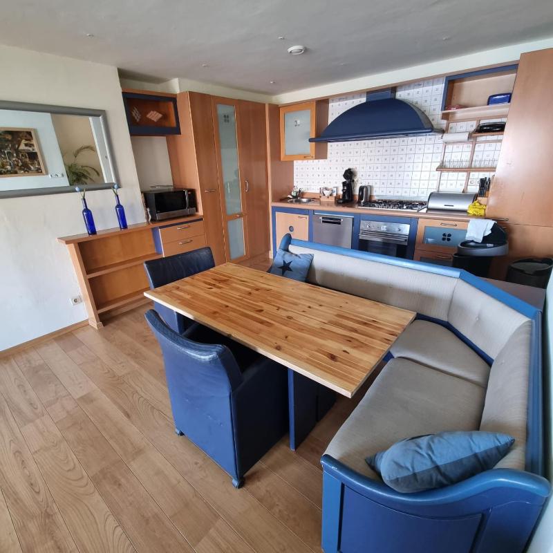 One-Bedroom Apartment image 3