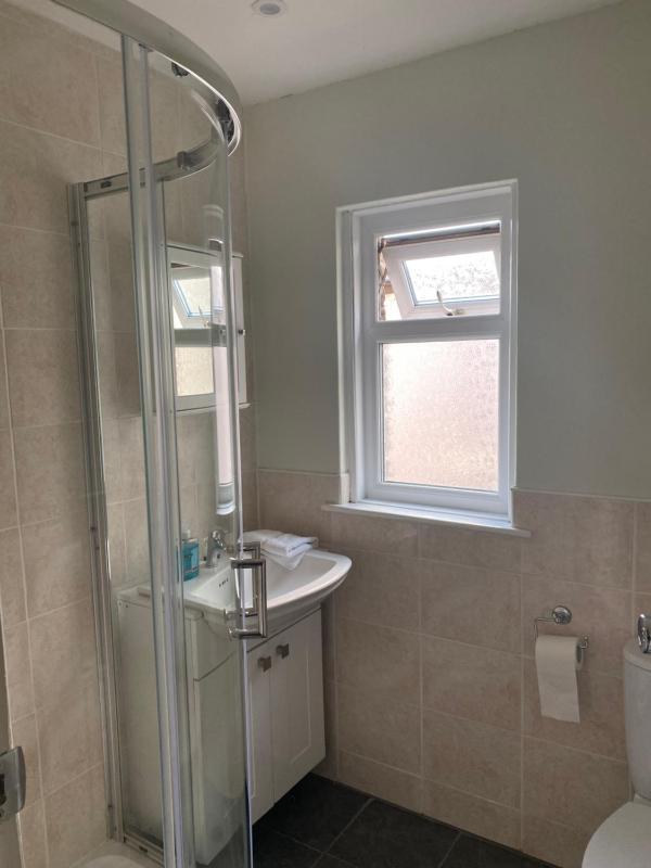 Double Room with Shared Bathroom image 3