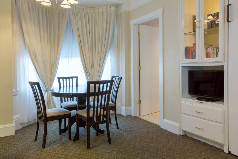 One Bedroom Suite With Kitchen image 3