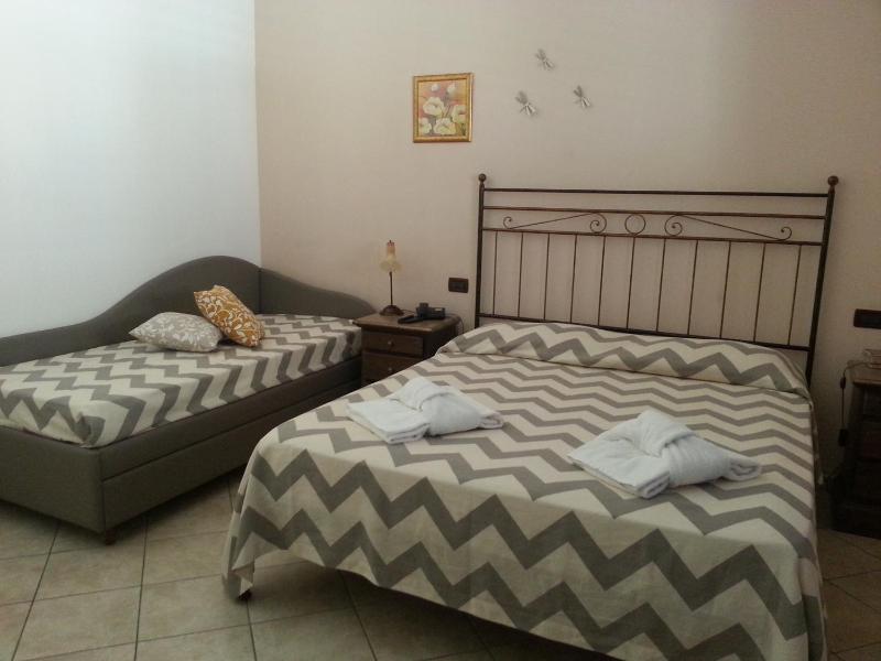 Comfort Triple Room image 3