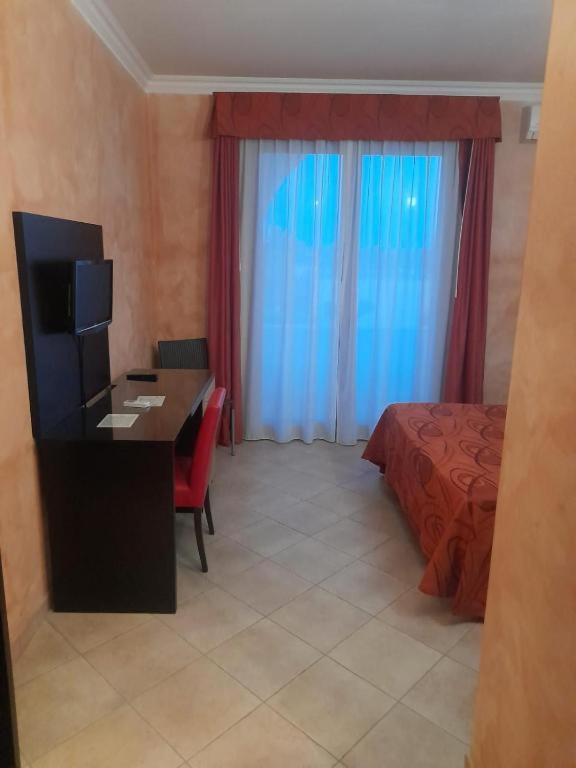 Triple Room image 1