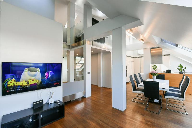 Three-Bedroom Apartment with Terrace image 3